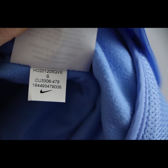 Nike Women's Essential Periwinkle Running Vest - Picture 5 of 8